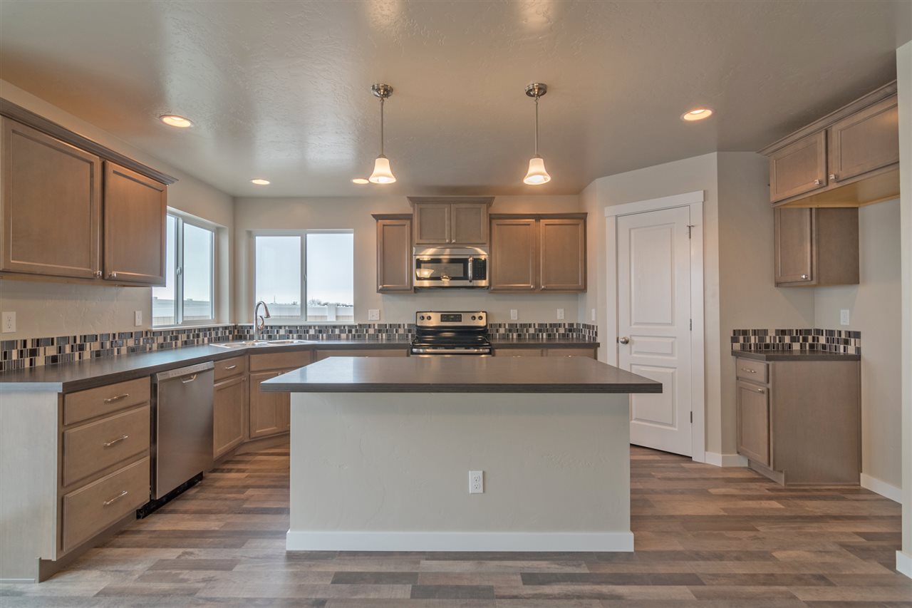 627 S Millstream Dr, Nampa, ID 83686 photo 1