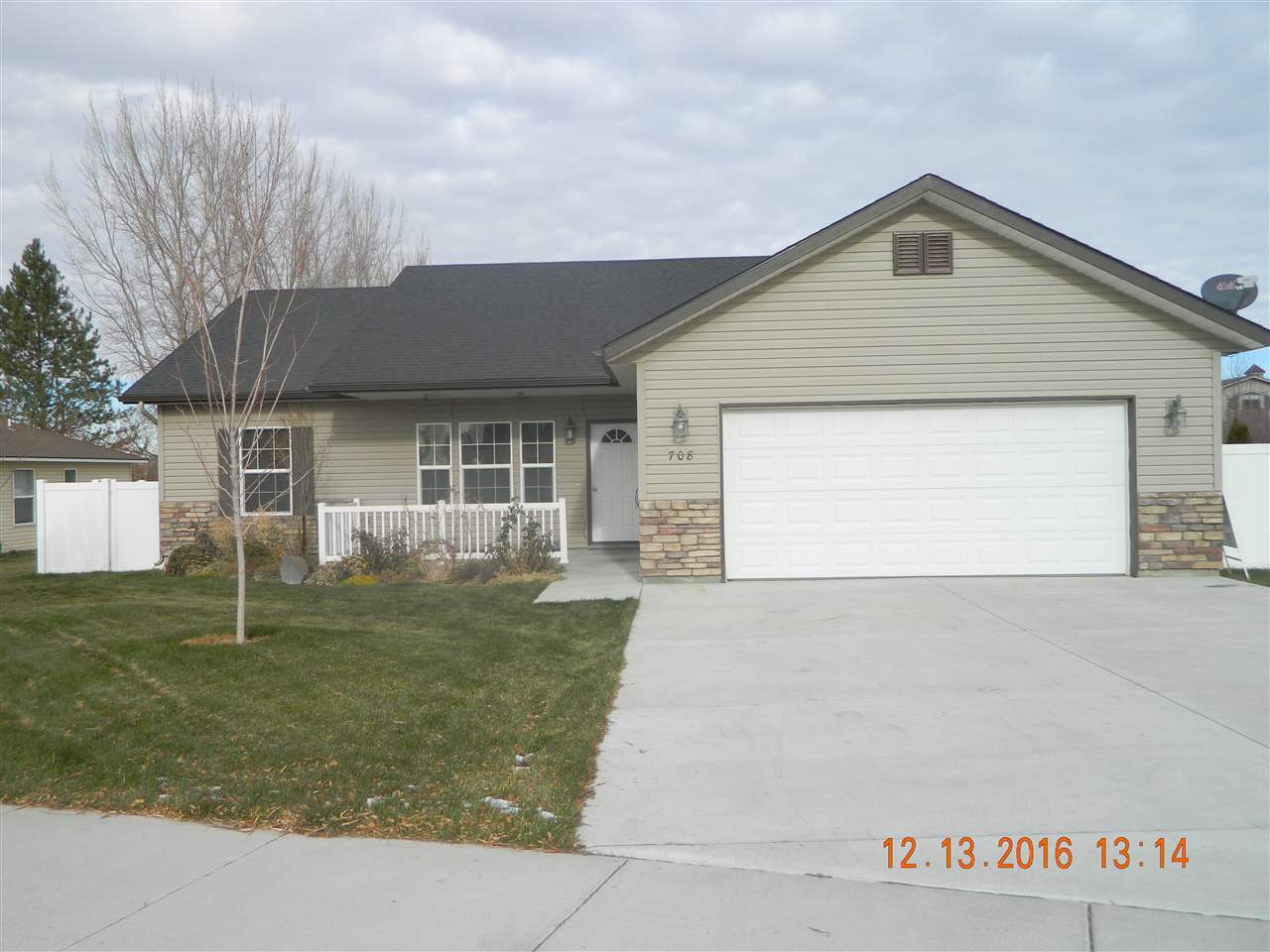 708 Pine St, Filer, ID 83328 photo 1