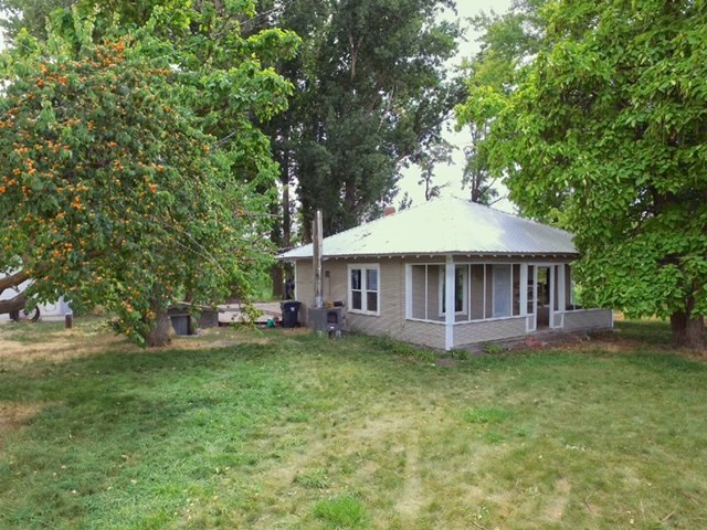 137 E 300 S, Rupert, ID 83350 photo 1