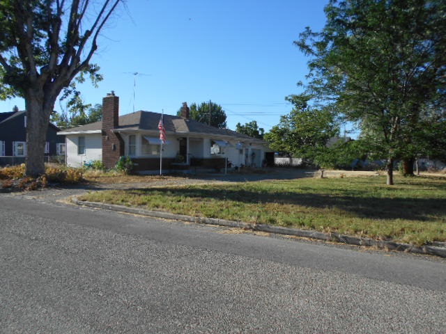 419 E 3rd St, Emmett, ID 83617 photo 1