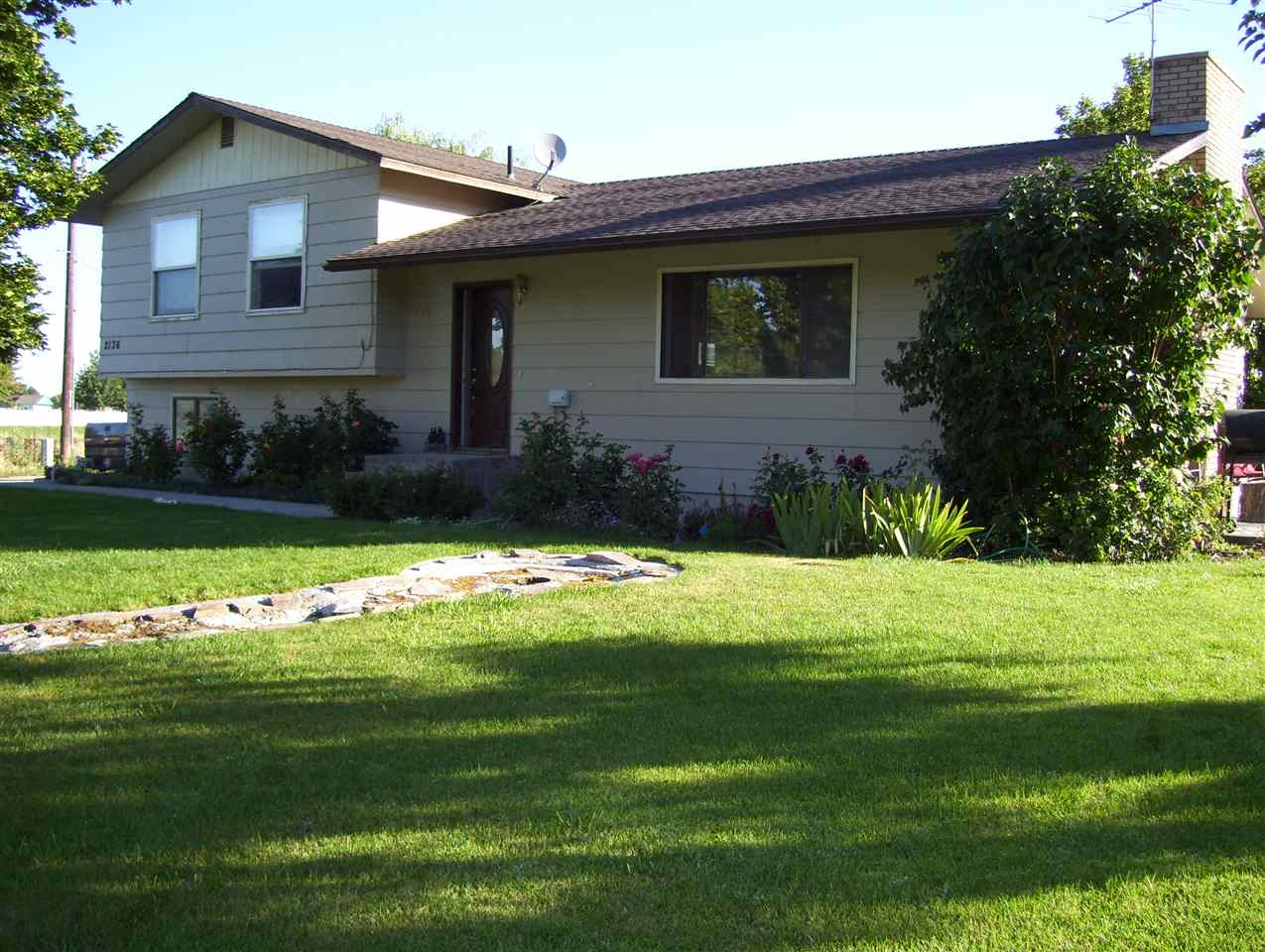 2136 E 1st St, Fruitland, ID 83619 photo 1
