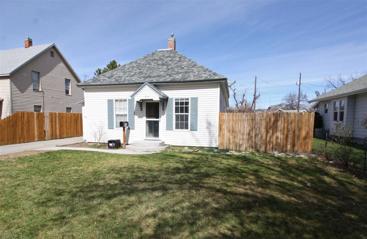 219 9th Ave E, Twin Falls, ID 83301 photo 1