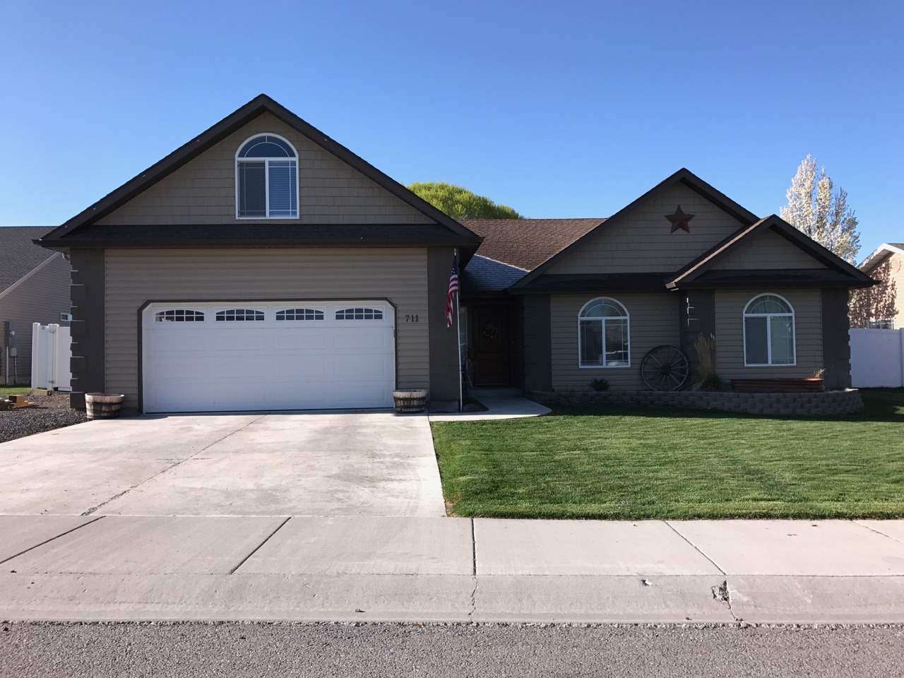 711 Pine St, Filer, ID 83328 photo 1