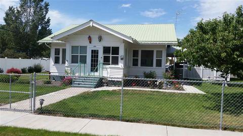 430 E 5th Ave, Gooding, ID 83330 photo 1