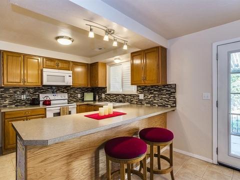 2075 N Maple Grove Rd, Boise, ID 83704 photo 1