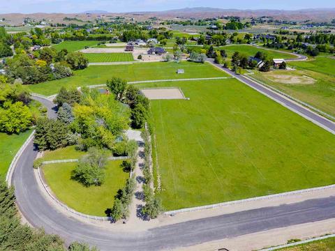 1252 W Meander Dr, Eagle, ID 83616 photo 1