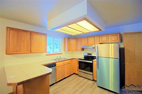 516 N School St, Cascade, ID 83611 photo 1