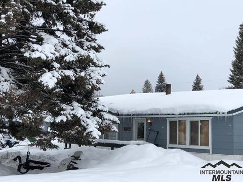 302 N School St, Cascade, ID 83611 photo 1