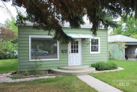 402 10th Ave E, Gooding, ID 83330 photo 1