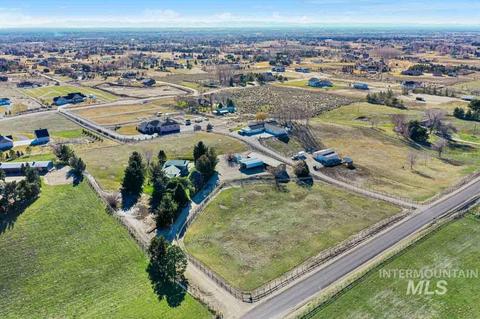 501 W Stillwell Dr, Eagle, ID 83616 photo 1