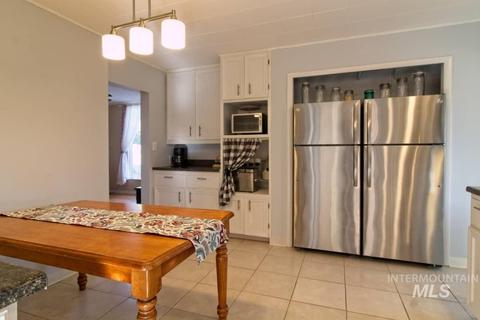 355 E Galloway Ave, Weiser, ID 83672 photo 1