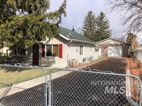 241 1st St E, Hansen, ID 83334 photo 1