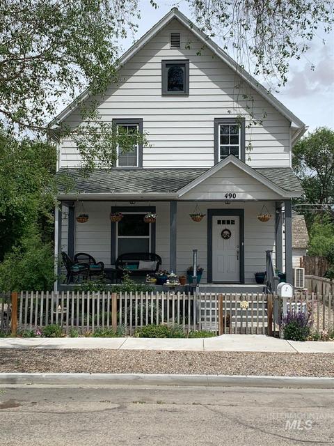 490 S 3rd E, Mountain Home, ID 83647 photo 1
