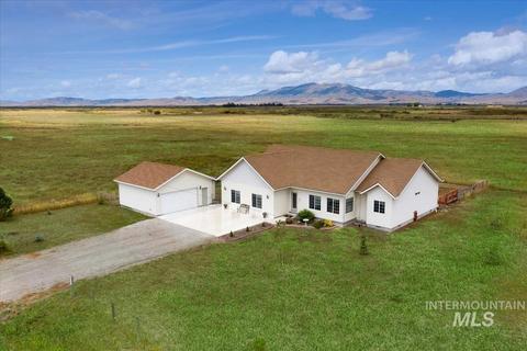 284 E 400 S, Fairfield, ID 83327 photo 1