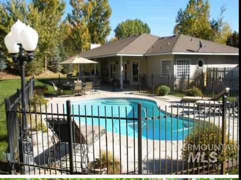 2705 N Showcase, Eagle, ID 83616 photo 1