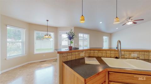 803 Pine St, Filer, ID 83328 photo 7