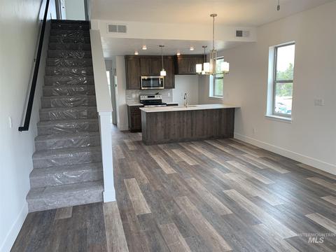 219 Broken Pine Ln, Mccall, ID 83638 photo 2