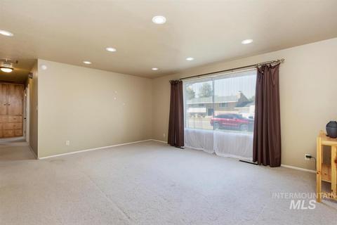 1958 9th Ave E, Twin Falls, ID 83301 photo 4
