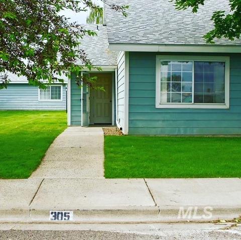 305 6th St, Filer, ID 83328 photo 1