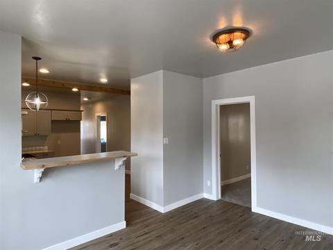 137 9th Ave E, Twin Falls, ID 83301 photo 1