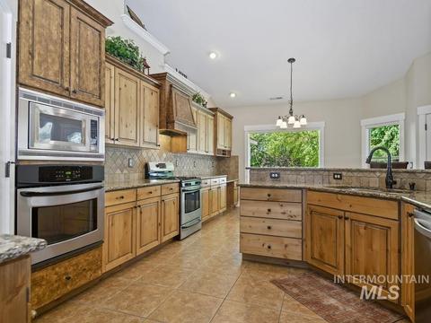 587 N Senora Way, Eagle, ID 83616 photo 1