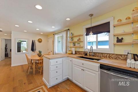 185 S Ash, Kuna, ID 83634 photo 1
