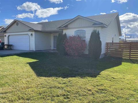 2209 Alex Dr, Filer, ID 83328 photo 1