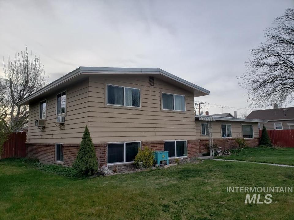 214 N 6th St, Nyssa, OR 97913 18 Photos MLS 98838751 Movoto