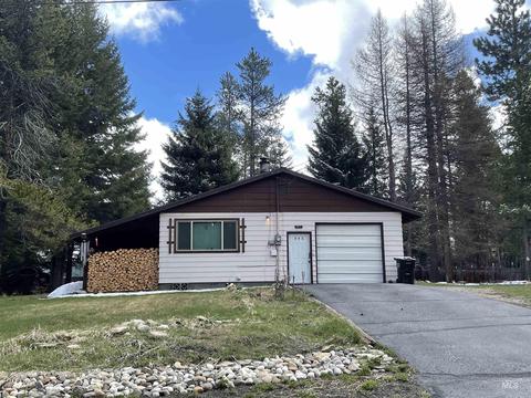 905 Davis, Mccall, ID 83638 photo 1