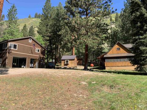 4327 N Pine-featherville Rd, Featherville, ID 83647