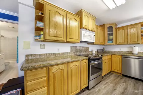 Kitchen - 44 Bell Rapids Rd, Hagerman, ID 83332 photo 3 of 4
