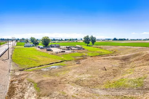 4202 Farmway Rd, Caldwell, ID 83605 photo 3