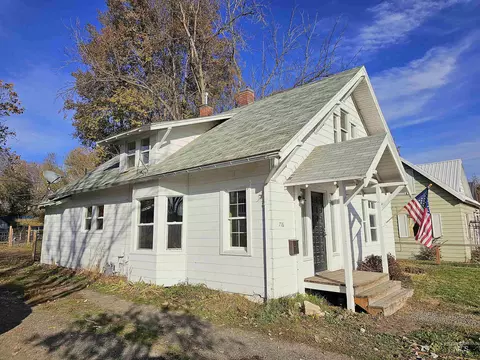 716 E Commercial St, Weiser, ID 83672 photo 1