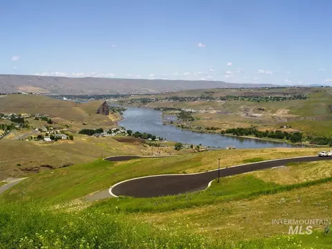1785 River Canyon Dr, Clarkston, WA 99403