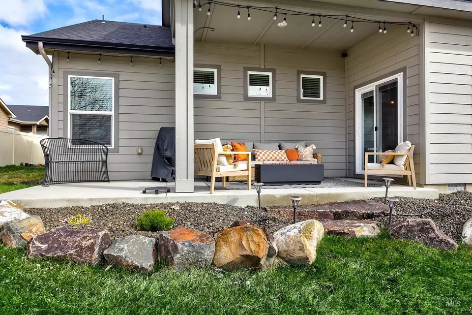 5014 S Lava Springs Loop, Nampa, ID 83686 28 Photos Movoto