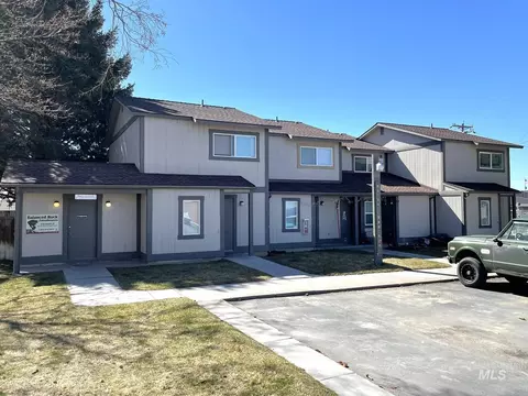 439 Maple St, Castleford, ID 83321 photo 1