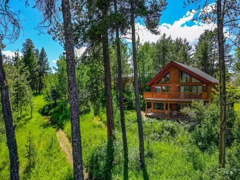 14020 Comfort Rd, Mccall, ID 83638