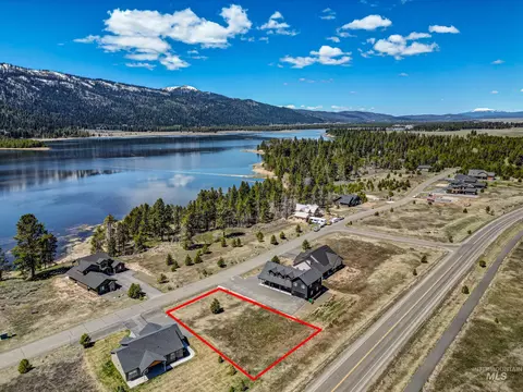 13140 Hawks Bay Rd, Donnelly, ID 83638