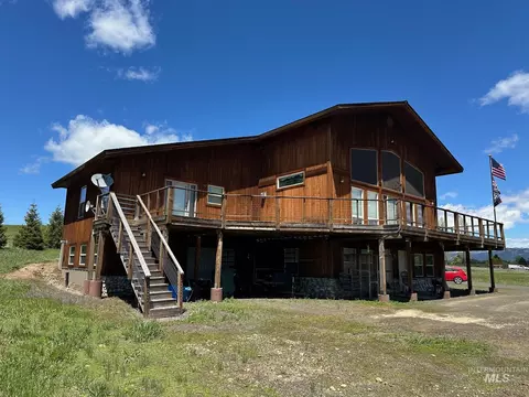 14005 SW Easy St, Mccall, ID 83638 photo 1
