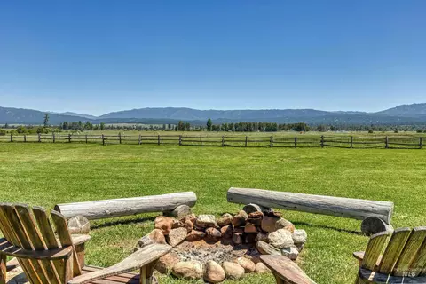 Exterior - 610 Cabarton Rd, Cascade, ID 83611 photo 4 of 12