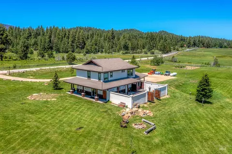 Exterior - 610 Cabarton Rd, Cascade, ID 83611 photo 12 of 12