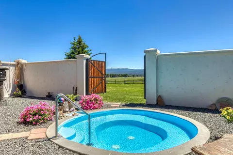 Exterior - 610 Cabarton Rd, Cascade, ID 83611 photo 8 of 12