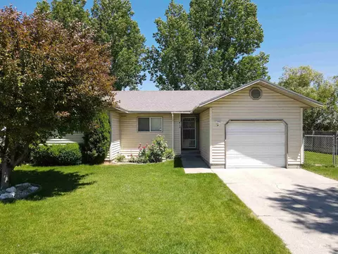 410 S Maple Cir, Rupert, ID 83350 photo 1