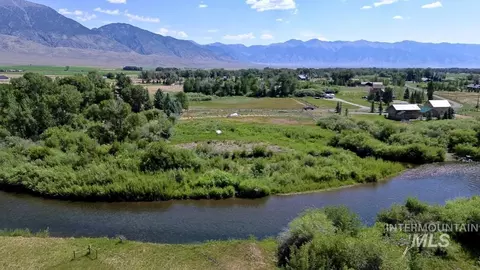 4237 Summit Dr, Mackay, ID 83251 photo 2