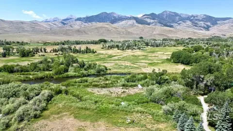 4237 Summit Dr, Mackay, ID 83251 photo 12