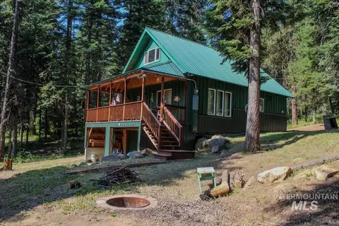 Exterior - 4 Ogburn Ln, Cascade, ID 83611 photo 3 of 11