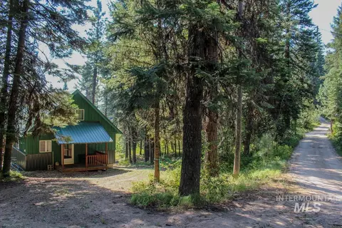 Exterior - 4 Ogburn Ln, Cascade, ID 83611 photo 4 of 11