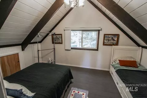 Bedroom - 4 Ogburn Ln, Cascade, ID 83611 photo 2 of 2