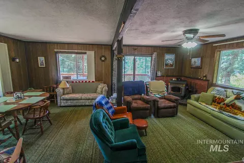 Living - 4 Ogburn Ln, Cascade, ID 83611 photo 3 of 3