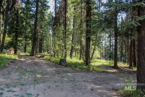 Exterior - 4 Ogburn Ln, Cascade, ID 83611 photo 8 of 11